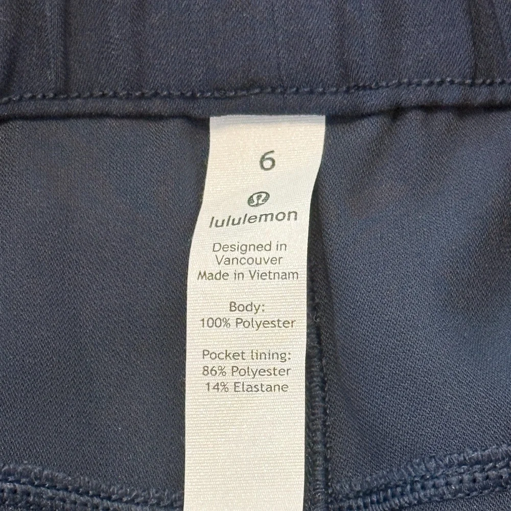 Lululemon Women's On The Fly Straight Leg Pants Size 6‎ Navy Blue Leg Stripe